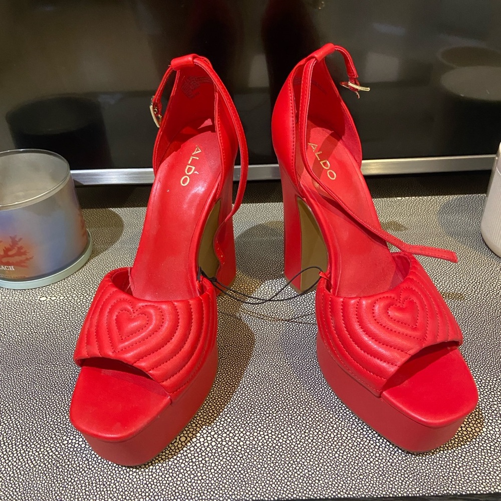 Aldo Red Heart-Detail Platform Heels 8.5
